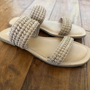 Dolce Vita Joolip Sz 8.5 Flat Nude Tan Slide Sandals Beach Resort Pool Slip On